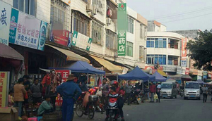 丁堡镇街道二旁违建严重 望有关部门依法整治 丁堡镇街道二旁违建严重 望有关部门依法整治